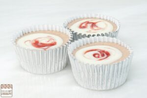 41280 Strawberry Cheesecake Cupcake - 12ct