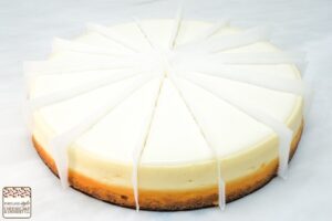 41920 Classic Vanilla Cheesecake - 9 inch - precut 14pc