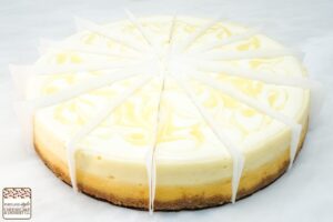 41935 Lemon Cheesecake - 9 inch - precut 14pc