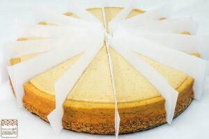 41970 Pumpkin Gingersnap Cheesecake - 9 inch - cut 14